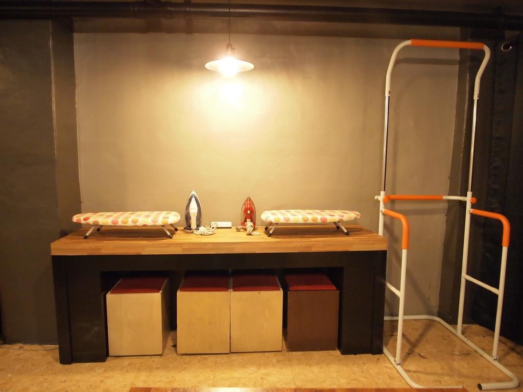 Shinchon Hostel Сеул Экстерьер фото