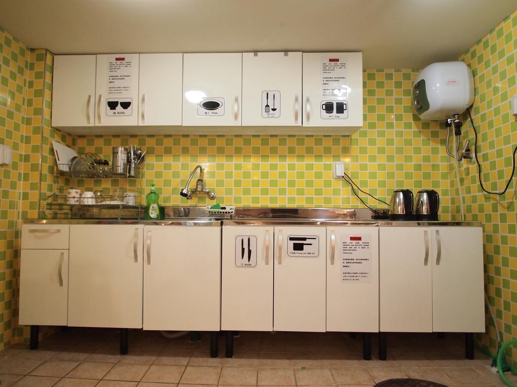 Shinchon Hostel Сеул Экстерьер фото